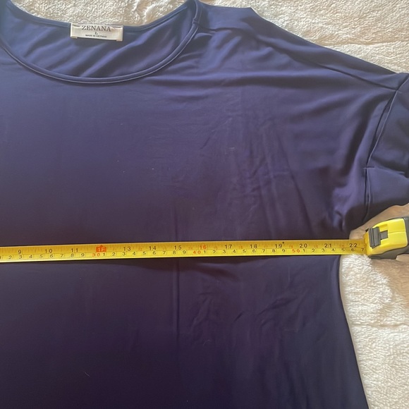 NWOT Zenana Navy Crewneck Roll-Sleeve Curved-Hem Tunic Tee - Picture 6 of 9